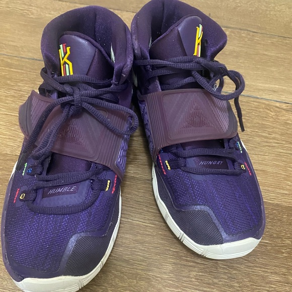 Nike Kyrie Enlightenment Size 6Y Purple Basketball Shoes Sneakers